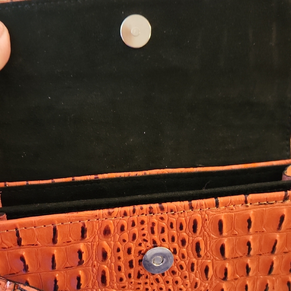 Cosmo Handmade Orange Croc-Embossed Crossbody Bag - Picture 6 of 6